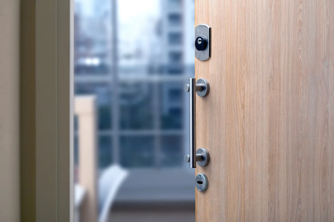Porte d'entrée sécurisée par une serrurerie multipoints à Chaville